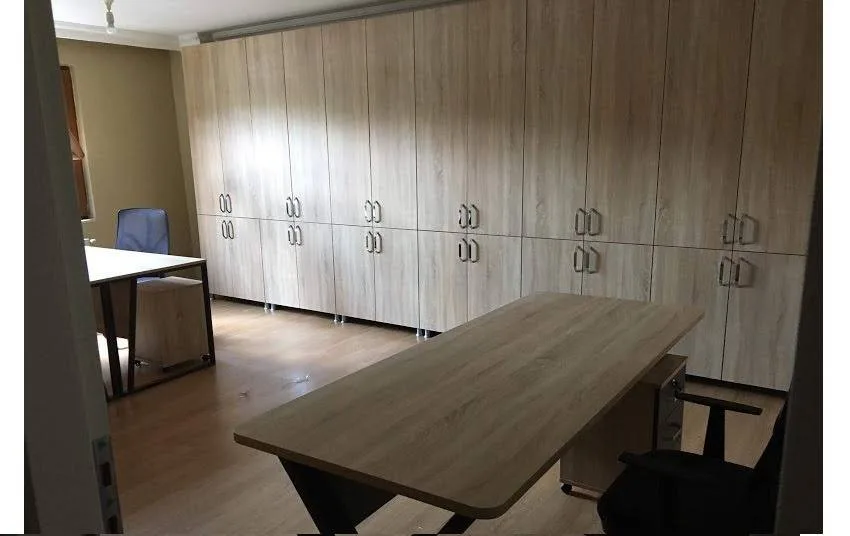 Duvardan duvara dosya dolabı